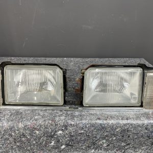 Mazda 323 MK2 első fényszórók